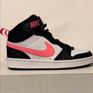 Nike Court Borough Mid 2
